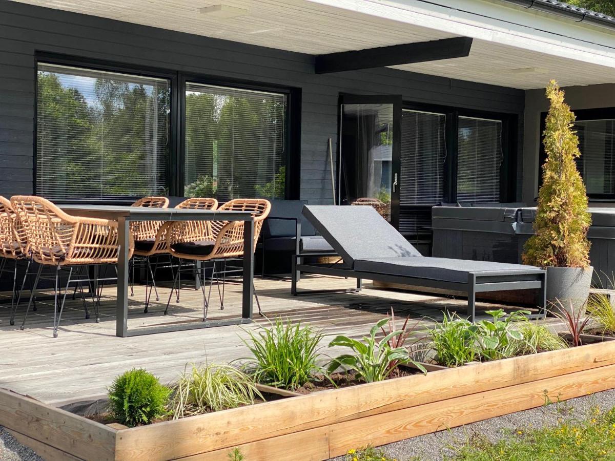 Idyllic Villa Unikko With Jacuzzi And Sauna ポリ エクステリア 写真